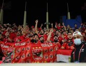 هتافات جمهور الأهلي تشعل الأجواء فى ملعب مباراة الوداد بنهائي أفريقيا.. فيديو