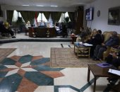 محافظ جنوب سيناء يناقش استعدادات استضافة شرم الشيخ لمؤتمر التغيرات المناخية
