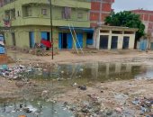 شكوى من طفح الصرف وانتشار القمامة بطريق الكنج بالإسكندرية.. والشركة ترد