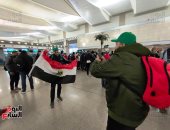 الجماهير المصرية فى مطار القاهرة متوجهون للكاميرون لمساندة المنتخب