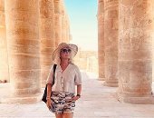 جميلات العالم يستمتعن بسحر المعابد والحضارة المصرية القديمة بالأقصر.. صور