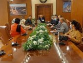 محافظ بورسعيد يستعرض موقف طلبات التصالح فى مخالفات البناء