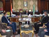 محافظ المنيا يوجه بالإسراع فى استكمال إجراءات التصالح فى مخالفات البناء