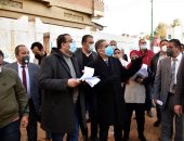 محافظ الغربية يتفقد المواقع المقترح تطويرها فى حياة كريمة بالمحلة