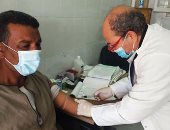 حياة كريمة بالبحر الأحمر.. قوافل طبية للكشف والعلاج مجانا تخدم قرى المحافظة خلال 2021.. إجراء تحاليل دم لـ4 آلاف شخص.. و3 آلاف آخرين يجرون الكشف المبكر عن الأمراض المزمنة.. والتكلفة تجاوزت الـ3 ملايين جنيه