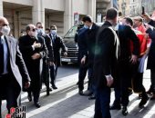 الجالية المصرية تستقبل الرئيس السيسي فى بروكسل بهتافات "تحيا مصر"