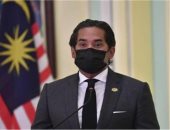 وزير الصحة الماليزى يدحض الادعاءات بأن نجله حُقن بالهواء بدلًا من لقاح كورونا