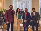 أكرم حسنى وعمرو عبد الجليل فى كواليس مسلسل "مكتوب عليا" ..  صور