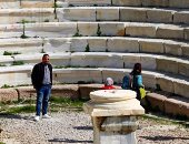 المسرح الرومانى.. اكتشفه أثريون بالصدفة أثناء بحثهم عن مقبرة الإسكندر الأكبر