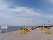 أجواء مشمسة.. أهالى دمياط يودعون إجازة نصف العام على شاطئ رأس البر.. فيديو