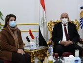 محافظ قنا يستقبل وفد وزارة التخطيط والتنمية الاقتصادية لمتابعة الخطة الاستثمارية 