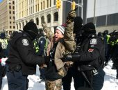 الشرطة الكندية تحاصر "قافلة الحرية" وتلقى القبض على 100 شخص وتسحب 21 مركبة