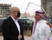 وزير الإسكان يتفقد أهم المشروعات السكنية داخل السعودية خلال زيارة المملكة