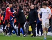 مدرب مانشستر يونايتد يثير غضب رونالدو بعد استبداله في مباراة ليدز .. صور