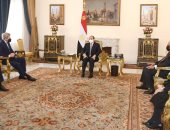 الرئيس السيسي يستقبل المبعوث الرئاسى الأمريكى الخاص للمناخ.. ويؤكد: مصر تتبنى مقاربة شاملة ومحايدة خلال رئاستها لقمة المناخ.. جون كيرى: المجتمع الدولى يشعر بجدية حقيقية من جانب الرئيس السيسي تجاه قضية المناخ