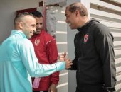 خالد بيبو يزور مران الأهلى قبل مواجهة المقاصة وحديث طريف مع أفشة