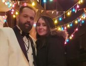 محمد محمود عبد العزيز فى صورة مع زوجته من كواليس "نقل عام": لما مراتك تحضر فرحك