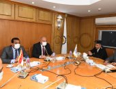 محافظ قنا يعقد اجتماعا لمناقشة المتغيرات المكانية.. صور