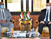 وزير الطيران يلتقى وزير النقل السودانى لبحث التعاون المشترك