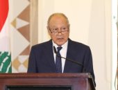 أمين عام جامعة الدول العربية يسلم جوائز التميز العلمى بمجال البحوث القانونية