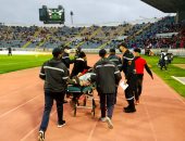 إصابة مشجع مغربى بحالة إغماء بسبب التكدس الجماهيري قبل مواجهة الزمالك والوداد