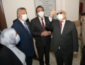 وزير التعليم العالى ورئيس جامعة القاهرة يتفقدان العملية التعليمية بالفصل الدراسى الثانى.. عبد الغفار والخشت يجلسان بالمدرجات ويستمعان لمحاضرة بكلية الآداب.. الوزير: 3220 طالبا بأوكرانيا وخلية عمل لمتابعتهم