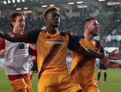 روما يستعيد انتصاراته فى الدورى الإيطالي بفوز قاتل على سبيزيا.. فيديو