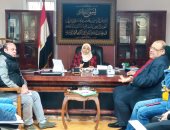 نائب محافظ القاهرة تبحث محاور التطوير بقرية الفواخير