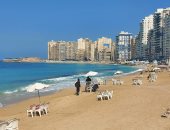 دقوا الشماسى.. شواطئ الإسكندرية تستعد لاستقبال ضيوفها بعد تحسن حالة الطقس.. المحافظ يشدد على إزالة كافة المنشآت والوحدات الخشبية المتهالكة من جميع الشواطئ.. وتوجيه بتنفيذ الوحدات الشاطئية الجديدة.. فيديو وصور
