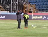 موسيماني يعاين ملعب مباراة فاركو ويتلقى تحية جماهير الأهلي.. صور