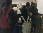 وصول جميع الطلاب المصريين القادمين من أوكرانيا إلى رومانيا.. السفير المصرى لإكسترا نيوز: الطائرة المصرية وصلت بوخارست تنفيذا لتوجيهات الرئيس السيسي.. ومساعد وزير الخارجية: 173 طالبًا سيعودون لمصر اليوم.. صور