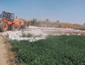 إزالة 23 حالة تعدٍ على الأراضى الزراعية فى حملات بمدينة الطود.. صور