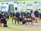 الرئيس السيسى لوزير الإسكان: "أى مشروع يتعمل مبنى فيه جامع نعمل جنبه كنيسة"