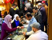 أقدم بائع فى سوق الصاغة بالإسكندرية يكشف سر الإقبال على السوق.. فيديو