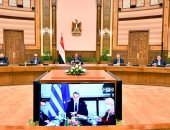 الرئيس السيسى يعقد اجتماعًا بالفيديو كونفرنس مع رئيس وزراء اليونان.. ويشيد بالتطور المتنامى للتعاون الثنائى بين البلدين ومواقف أثينا تجاه القاهرة.. "ميتسوتاكيس": أوروبا تثق فى قيادة مصر لقمة المناخ المقبلة