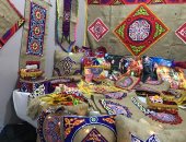 إيد تتلف فى حرير.. حكاية 35 عارضًا يصنعون منتجات هاند ميد من البيوت بالعريش (فيديو)