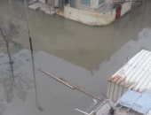 طفح الصرف الصحى بمساكن شركة مصر للحرير الصناعي بالبحيرة.. والمحافظة تستجيب