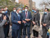 محافظ المنيا يشهد بدء حملة طرق الأبواب للتطعيم ضد فيروس كورونا