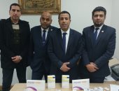 جمارك مطار برج العرب تضبط تهريب عدد من العبوات والأمبولات الدوائية.. صور