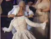 عبد الرحمن أبو زهرة يرقص بالعصا فى زفاف حفيدته.. صور
