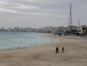 أجواء غائمة بمطروح ورذاذ خفيف على بعض المناطق.. والحرارة تسجل 16 درجة.. لايف