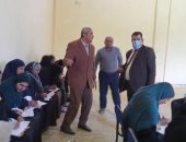 حياة كريمة.. هيئة تعليم الكبار بالجيزة تنظم قافلة طبية فى الصف وأطفيح.. صور