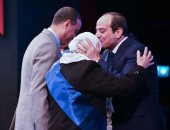الرئيس السيسي يكرم أسر الشهداء فى يوم الشهيد