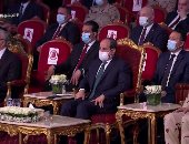 الرئيس السيسى يشاهد فيلما تسجيليا بعنوان: "بطل بيسلم بطل"