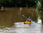 غرق سيارات وتهجير مواطنين.. أستراليا تجلى 40 ألف شخص من نيو ساوث ويلز بسبب الفيضان