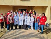 الهلال الأحمر ينفذ قوافل طبية بأحياء وقرى العريش.. صور