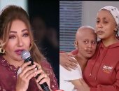 ليلى علوى تتأثر بأداء مشهد تمثيلى لمتسابقتين فى برنامج الدوم