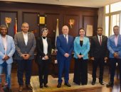 وفد تنسيقية الأحزاب يلتقى محافظ وشباب الأقصر لمناقشة مطالب الأهالى