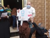 هدية الرئيس.."حياة كريمة" تواصل قافلتها الغذائية بمراكز محافظة الغربية (صور)
