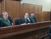 محاكمة 3 متهمين قتلوا سائقا طعنا بالسكاكين في الدقهلية.. فيديو